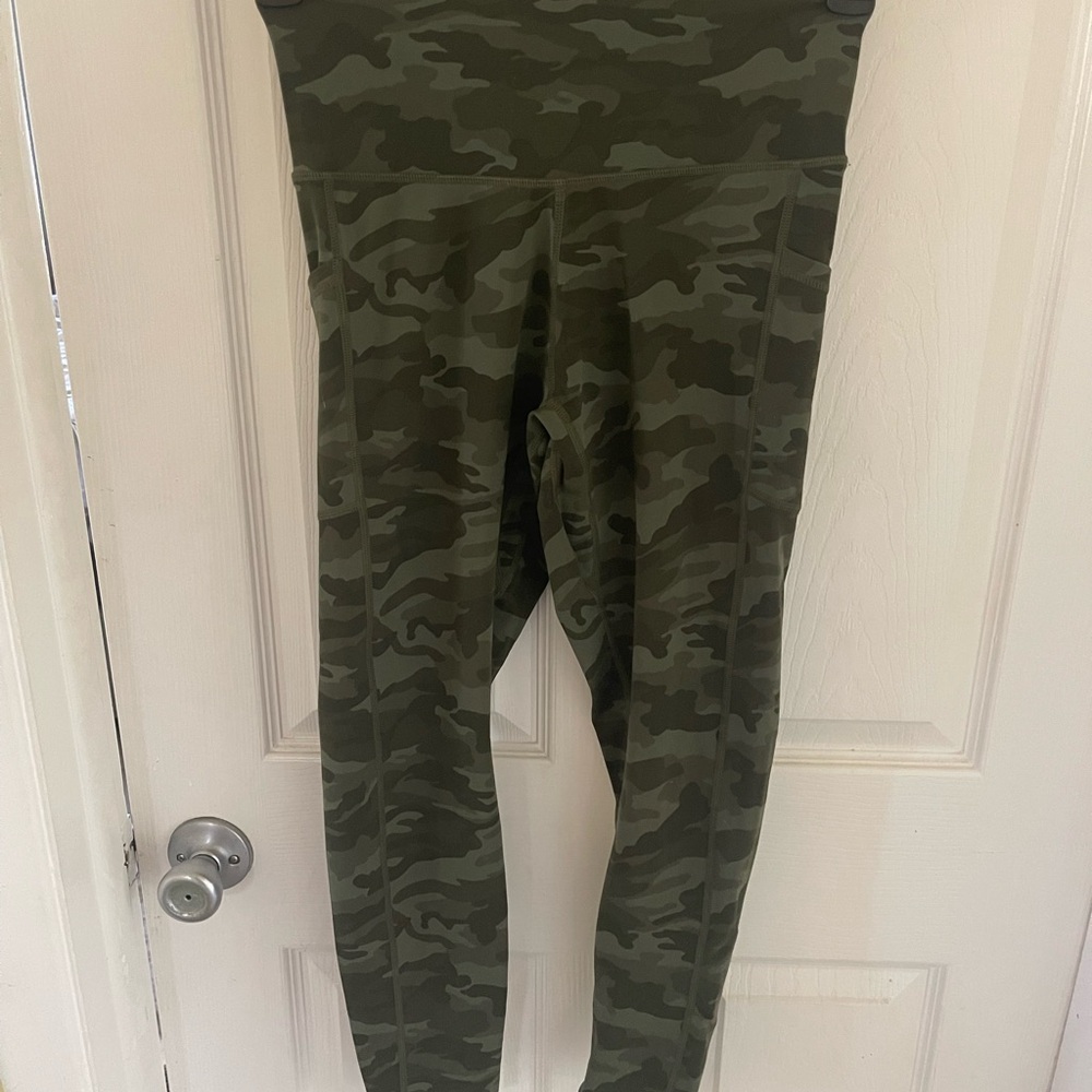 Colorfulkoala Camo Women's High Waisted Tummy Control Workout Leggings